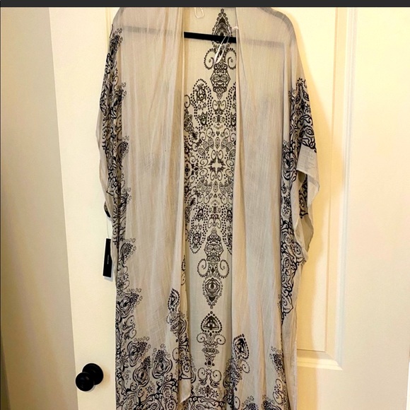 Lulus Jackets & Blazers - Lulu’s boho shawl